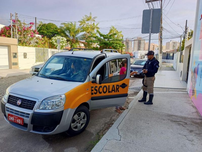 SMTT de Aracaju dá prazo de 30 dias para permissionários de transporte escolar com alvarás vencidos regularizarem a situação - SMTT Aracaju